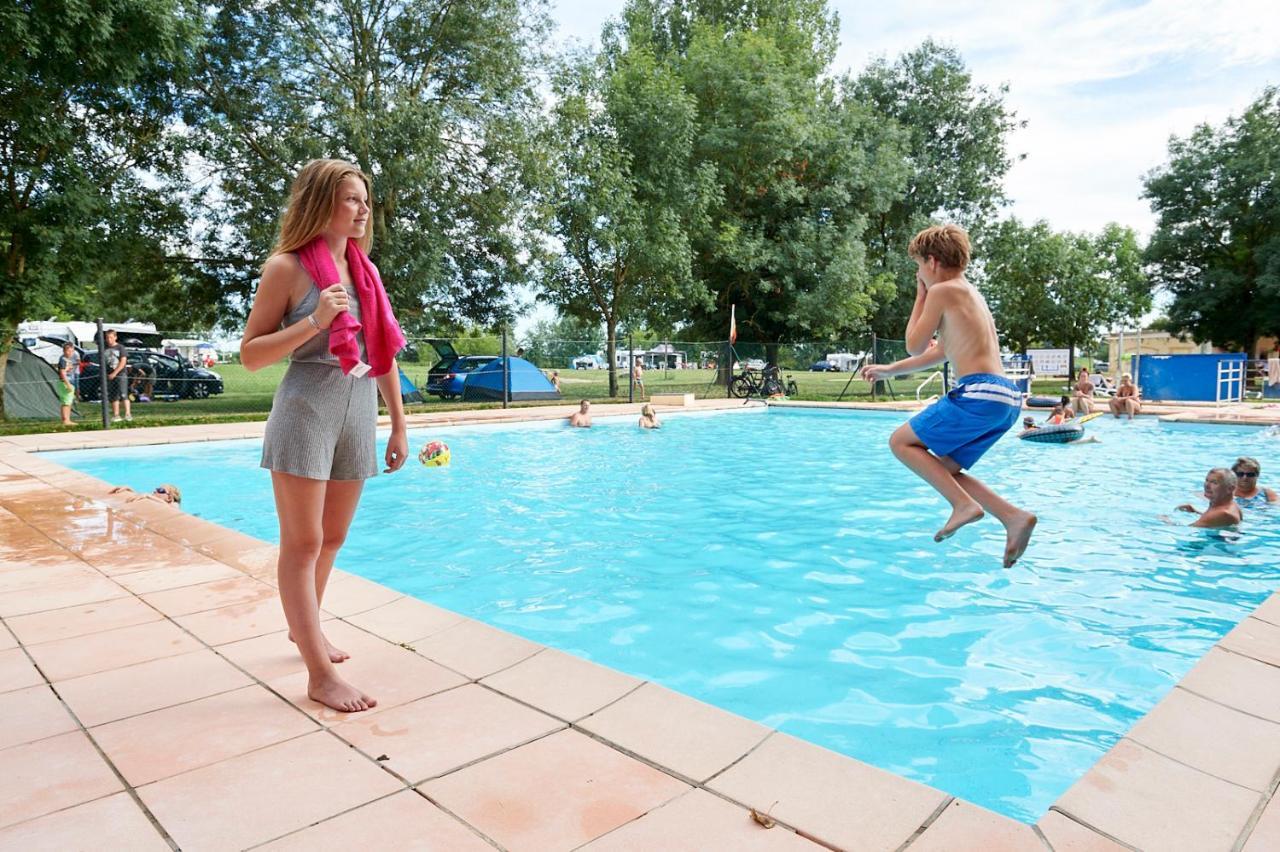 Camping Aux Rives Du Soleil Pont-de-Vaux Exteriör bild