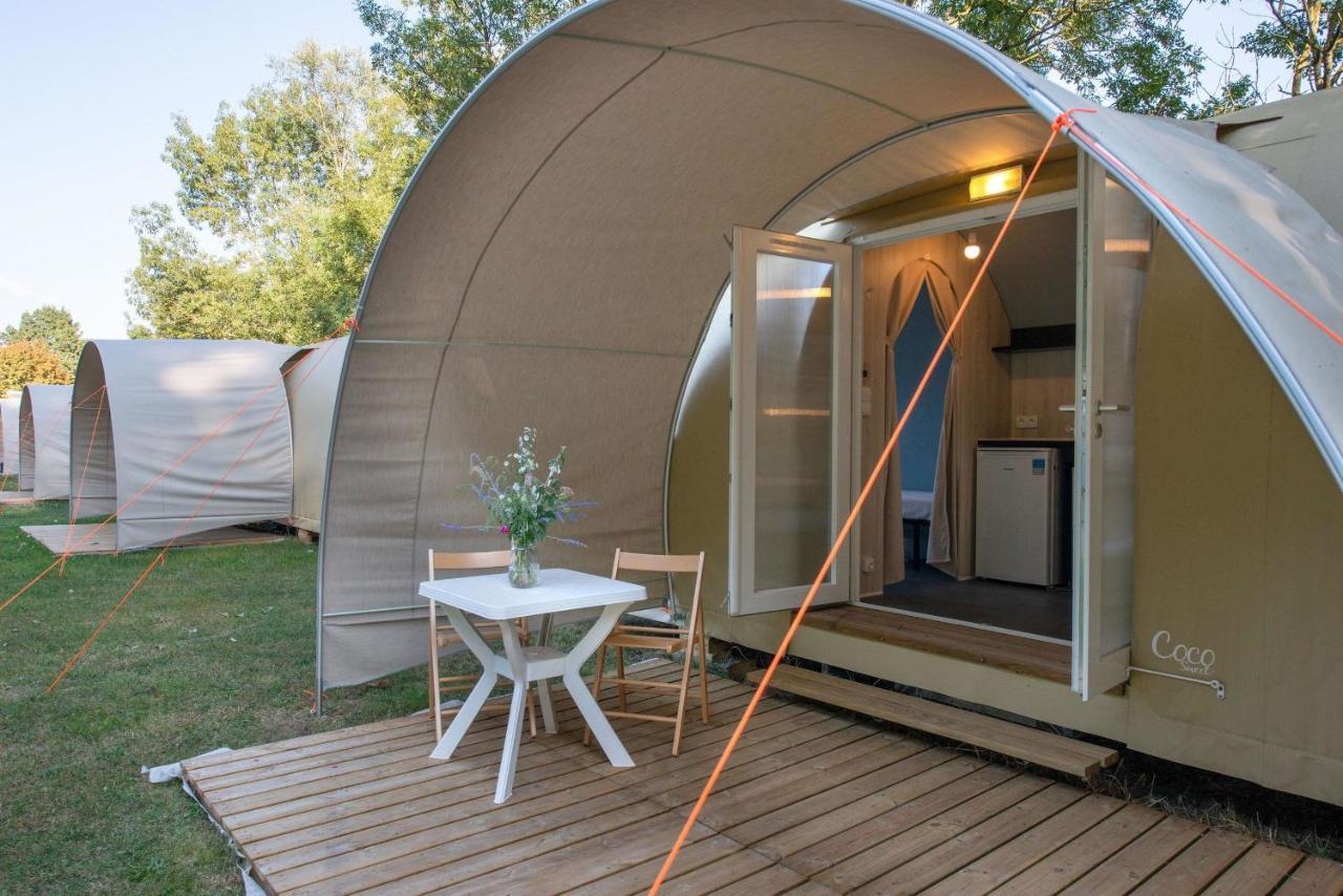 Camping Aux Rives Du Soleil Pont-de-Vaux Exteriör bild