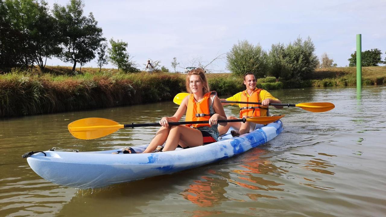 Camping Aux Rives Du Soleil Pont-de-Vaux Exteriör bild